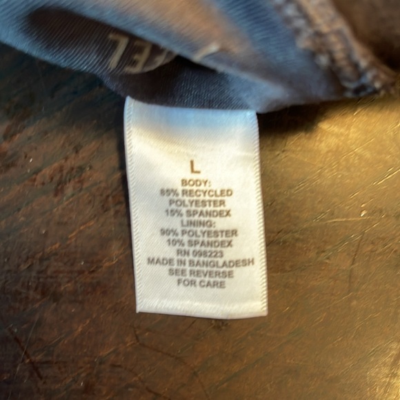 Freely child black sport bra size Large, super soft material P2P 12.5 in - Picture 10 of 11